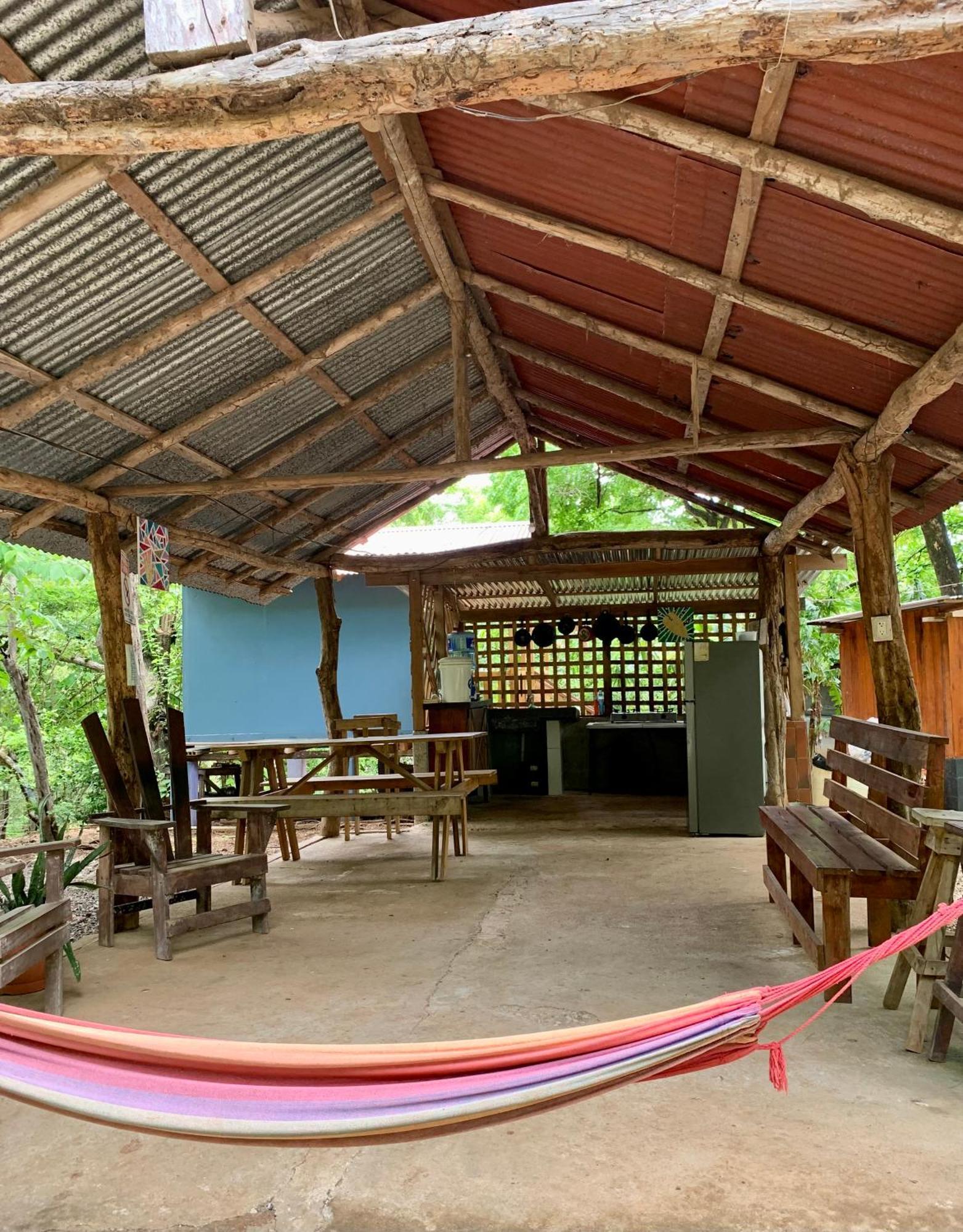 Nieves Surf Hostel And Camping Playa Avellana Exteriör bild